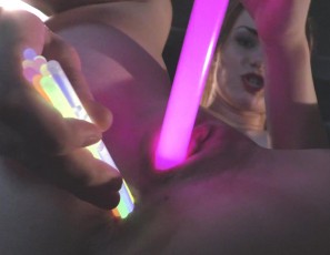 021017_20yo_becky_deep_dp_glowstick_stretch_fest