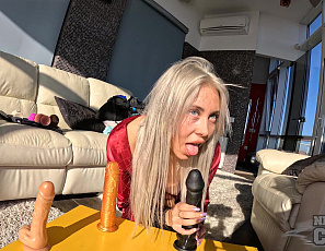 022226_rosalinda_tries_the_dildo_challenge_fucking_bigger_and_bigger_dildos_stretching_her_pussy_and_mouth