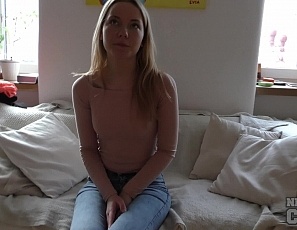 032117_hot_blonde_spinner_sarah_is_19yo_and_nervous_to_make_her_first_time_white_casting_couch_video_fingering_herself_to_orgasm