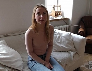 032117_hot_blonde_spinner_sarah_is_19yo_and_nervous_to_make_her_first_time_white_casting_couch_video_fingering_herself_to_orgasm