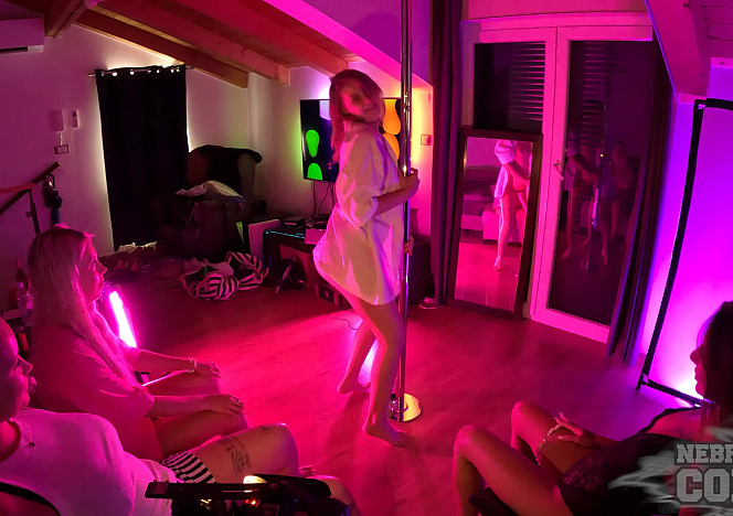 050326_4way_striptease_dancing_models_on_vacation_together_in_croatia_eyla_moore_samanta_blonde_dora_and_vanessa_klein