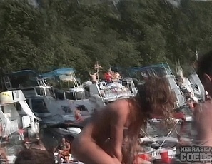 052905_one_really_wild_contest_during_party_cove_lake_of_the_ozarks_trip