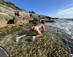 072922_risky_full_nude_on_public_beach_rebeka_ruby_getting_hot_and_wet_in_the_sun