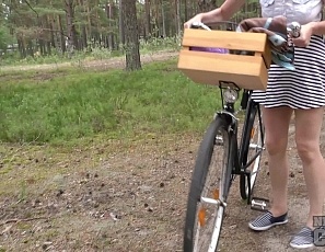 080117_naked_bike_riding_in_the_forest_hot_babe_sonja_enjoys_her_dildo_on_the_grassy_knoll