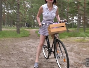 080117_naked_bike_riding_in_the_forest_hot_babe_sonja_enjoys_her_dildo_on_the_grassy_knoll