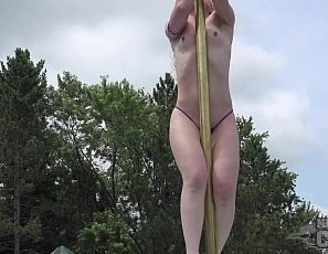 082315_stripper_contest_at_a_nudist_resort_called_nudes_a_poppin_pole_dancing