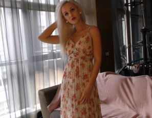 083016_platinum_blonde_samanta_using_a_big_dildo_and_finger_in_her_ass_dp