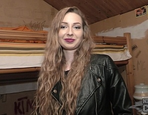 090316_on_vacation_at_a_music_festival_with_areana_fox_masturbating_with_a_dildo
