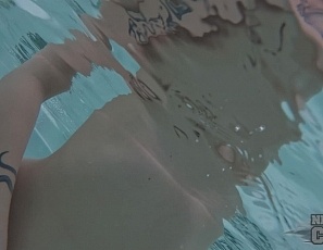 090926_18yo_alice_tries_dp_anal_beads_and_a_dildo_underwater_masturbation_rooftop_jacuzzi